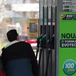 Misterul prețurilor la carburanți: de ce nu se ieftinesc benzina și motorina