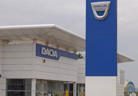 Ilie Bolojan, întâlnire crucială cu șefii Dacia. Compania avertizează că România riscă să piardă investiții importante