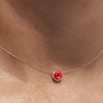 De la minimalist la elegant – versatilitatea colierelor cu fir transparent