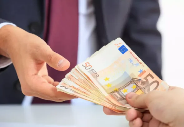 Studiu: majoritatea angajatorilor admit diferențe salariale între persoane aflate pe poziții similare. Care sunt explicațiile oferite