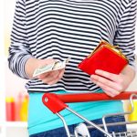 Cum să economisești bani la cumpărăturile săptămânale fără să renunți la calitate