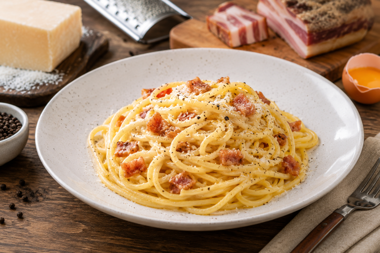 Paste carbonara după rețeta italiană, gata în 20 de minute