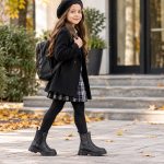 Ghete pentru fete în culori neutre și avantajul unei perechi care se potrivește cu aproape toată garderoba