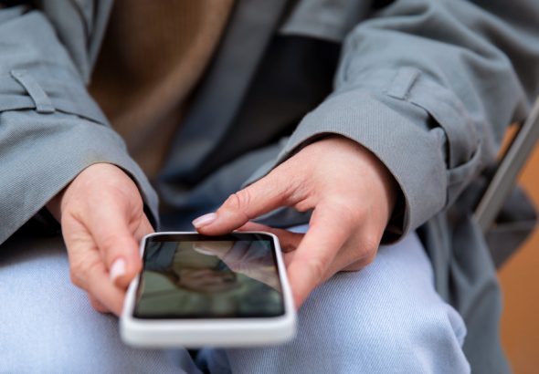 Funcția ascunsă a telefonului care îți arată ce aplicații te urmăresc